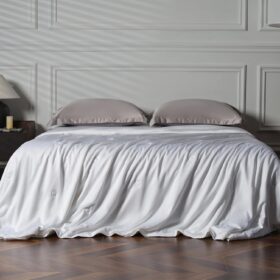 Mulberry Silk Filled Quilt with 100% Viscose from Bamboo Fabric, Natural Lightweighted Cooling Comforter (White, King 102” X 88”)